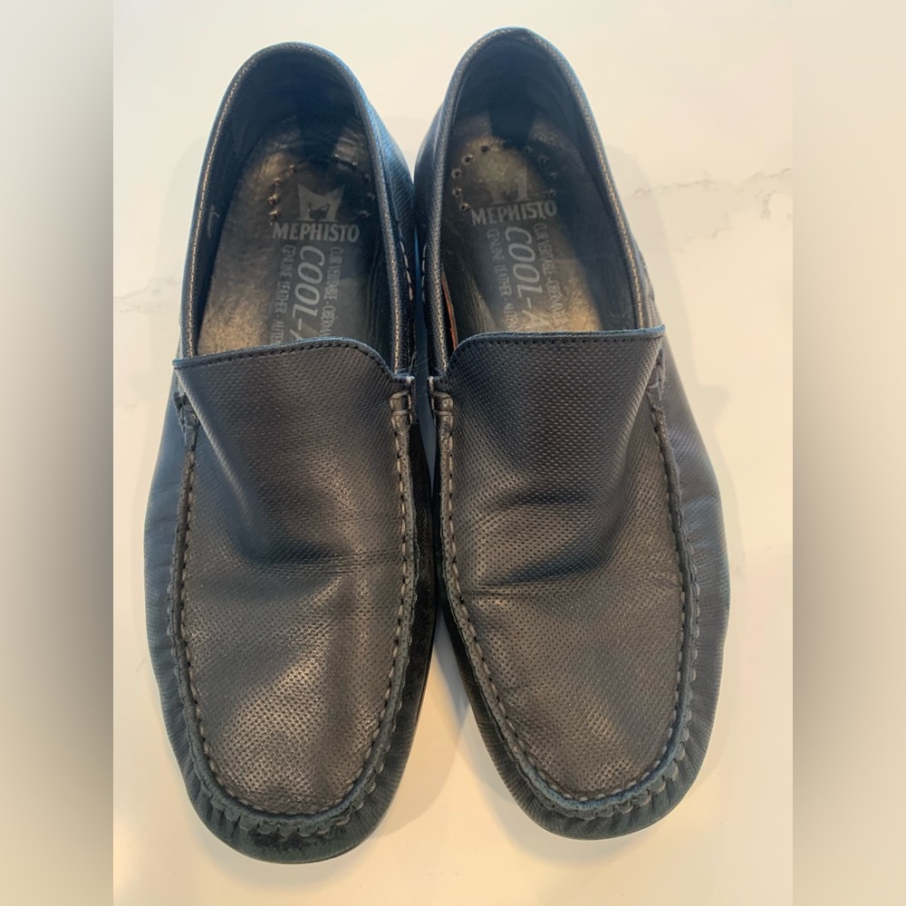 Men’s black size 8 1/2 men’s black leather Mephisto shoes